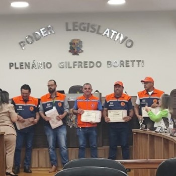 Equipe da Defesa Civil de Cândido Mota recebe Moção de Aplausos da Câmara Municipal
